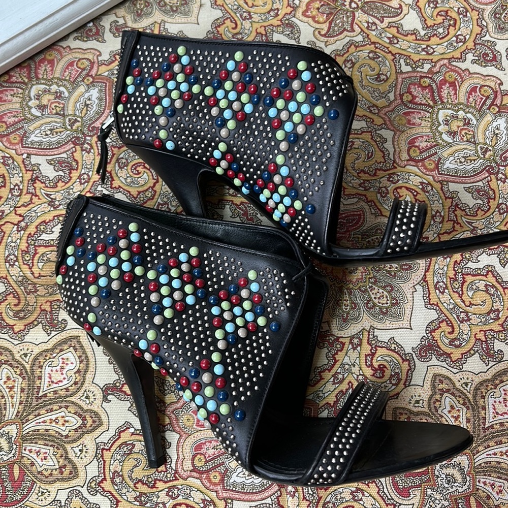 Beautiful studded Givenchy black leather shoes, size 8